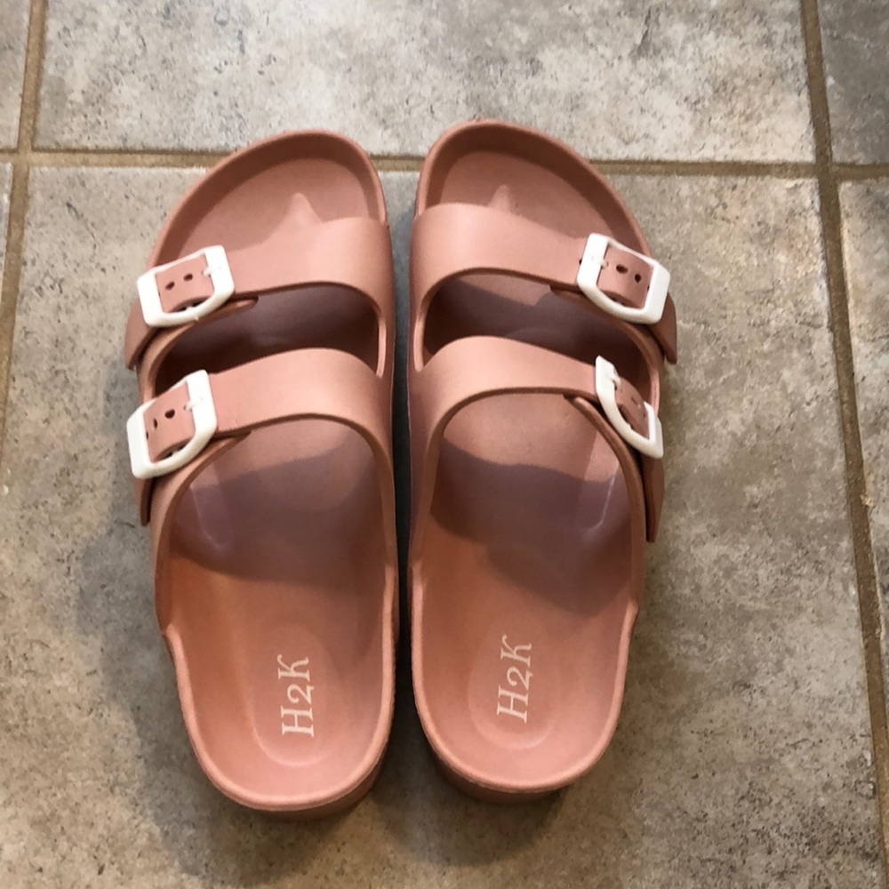 Dusty pink slide in sandals
